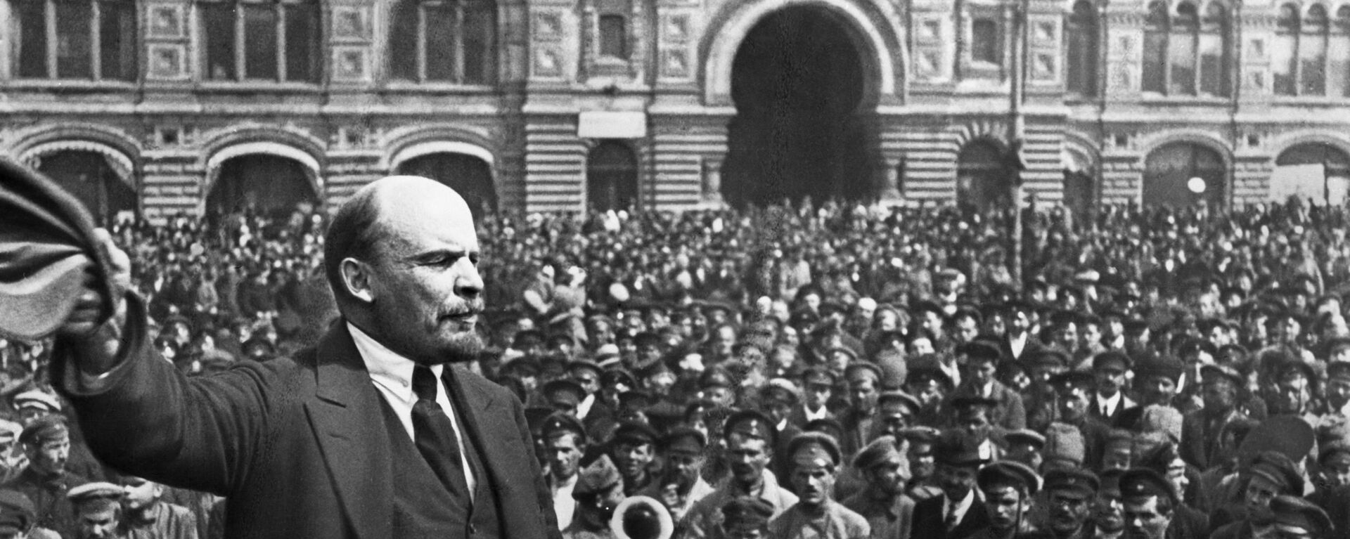 Vladimir Lenin diễn thuyết ở Lễ kỷ niệm lần thứ 2 quân chủng Vsevobuch (Đào tạo quân sự bắt buộc toàn quân) trên quảng trường Đỏ ở Mát-xcơ-va ngày 12.05.1919. - Sputnik Việt Nam, 1920, 26.01.2021