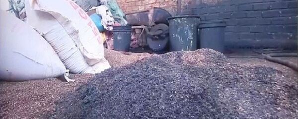 21 tấn cà phê trộn pin đã bị thu giữ nhưng chưa thể xử lý hình sự. - Sputnik Việt Nam