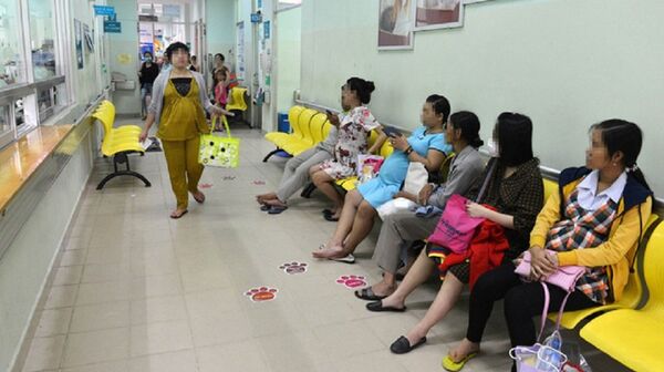 Chờ khám thai tại Bệnh viện Hùng Vương (Q.5, TP.HCM)  - Sputnik Việt Nam