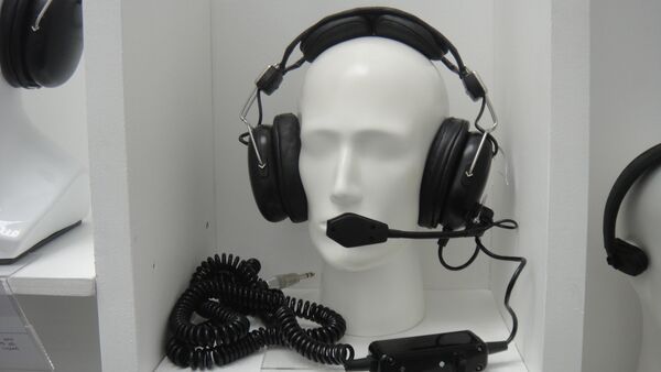 Bộ tai nghe điện thoại-micro GShA-A-18M-1 sản phẩm của nhà máy «Oktava» (2018) - Sputnik Việt Nam