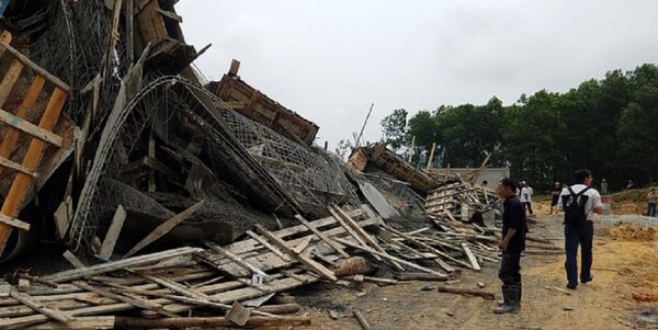 Hiện trường vụ sập giàn giáo - Sputnik Việt Nam