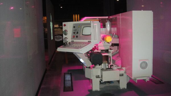 Tula. Bảo tàng Máy móc. Máy tiện điều khiển số. Nga, 1991 - Sputnik Việt Nam