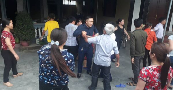 Cả xóm náo động do một cô vợ theo ‘Hội Thánh Đức Chúa Trời’ - Sputnik Việt Nam