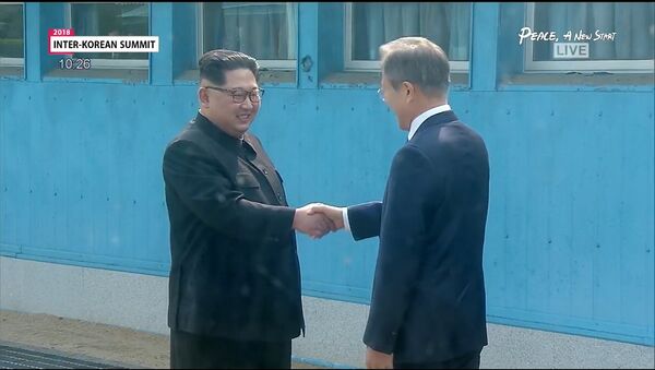 Kim Jong-un và Moon Jae-in - Sputnik Việt Nam