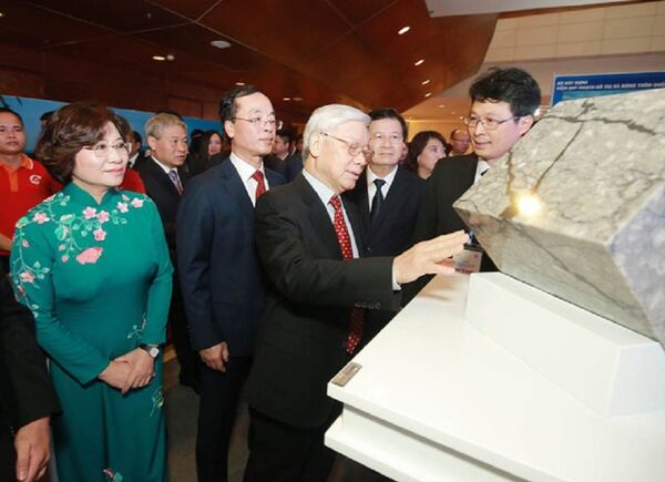 Tổng Bí thư bày tỏ sự quan tâm với những sản phẩm mới, kỹ thuật cao, làm nên những thương hiệu nội của Việt Nam - Sputnik Việt Nam