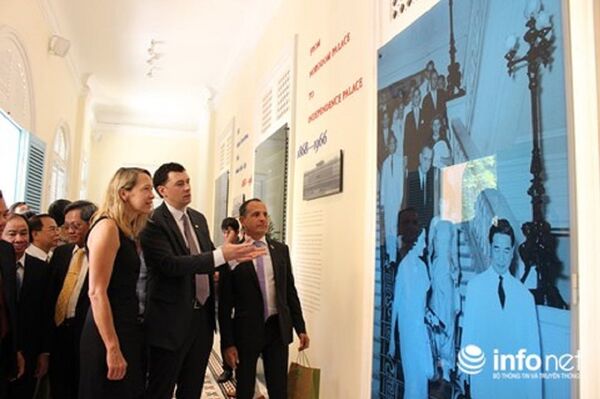 Triển lãm Từ dinh Norodom đến Dinh Độc Lập tại khuôn viên dinh Norodom cũ. - Sputnik Việt Nam