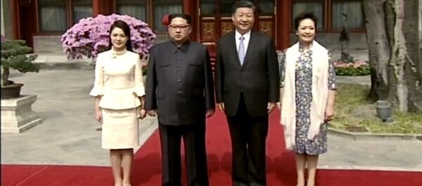 Chủ tịch CHND Trung Hoa Tập Cận Bình và lãnh đạo CHDCND Triều Tiên Kim Jong Un tại Bắc Kinh - Sputnik Việt Nam