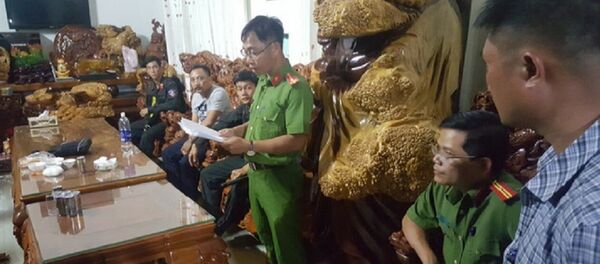 Đường dây Phượng râu chung chi cho cơ quan chức năng hàng tỉ đồng! - Sputnik Việt Nam