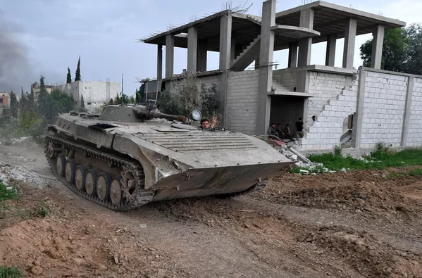 Thiết bị quân sự gần trại Yarmouk, dành cho người tị nạn Palestine ở ngoại ô Damascus Thiết bị quân sự gần trại Yarmouk, dành cho người tị nạn Palestine ở ngoại ô Damascus - Sputnik Việt Nam