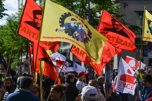 Những người tham gia diễu hành ngày 1 tháng Năm tại Berlin Những người tham gia diễu hành ngày 1 tháng Năm tại Berlin - Sputnik Việt Nam