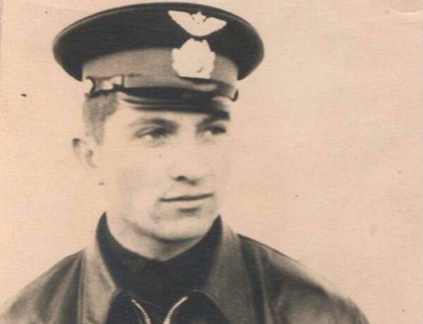Anh hùng phi công Yuri Poyarkov - Sputnik Việt Nam
