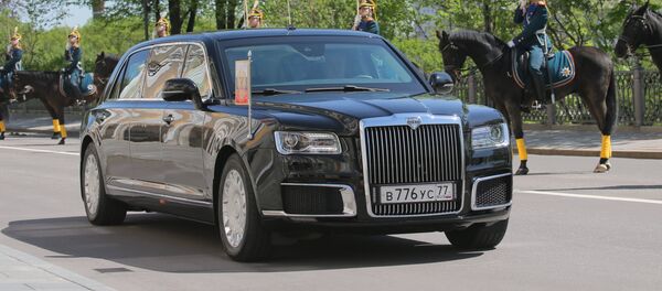 Lễ tuyên thệ nhậm chức của Tổng thống Nga Vladimir Putin. Xe Aurus của Tổng thống Nga Vladimir Putin. - Sputnik Việt Nam