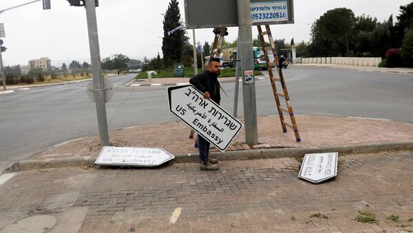 Ở Jerusalem xuất hiện biển chỉ đường Đại sứ quán Mỹ - Sputnik Việt Nam