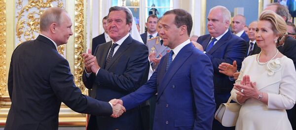 Dmitry Medvedev vào ngày lễ nhậm chức của Tổng thống Putin Dmitry Medvedev vào ngày lễ nhậm chức của Tổng thống Putin - Sputnik Việt Nam