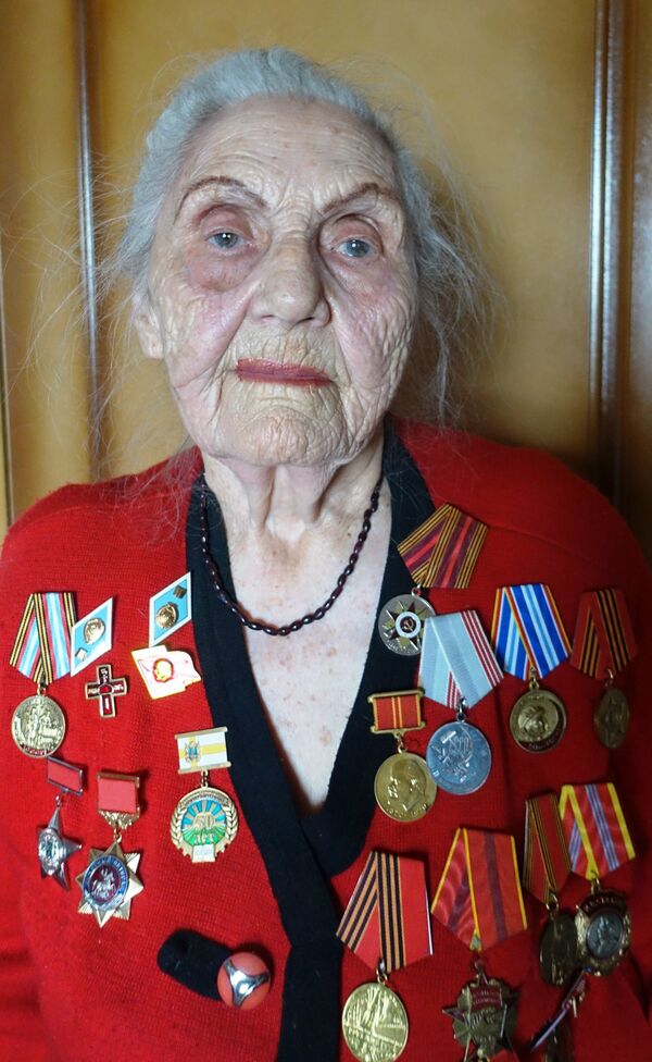 Сụ bà Lilia Ivanova, cựu chiến binh danh dự của Matxcơva Сụ bà Lilia Ivanova, cựu chiến binh danh dự của Matxcơva - Sputnik Việt Nam
