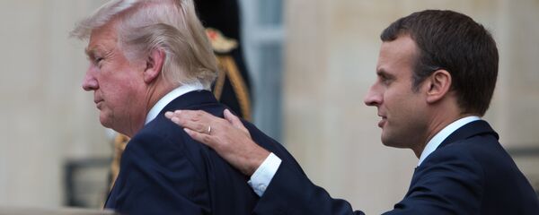 Emmanuel Macron và Donald Trump - Sputnik Việt Nam