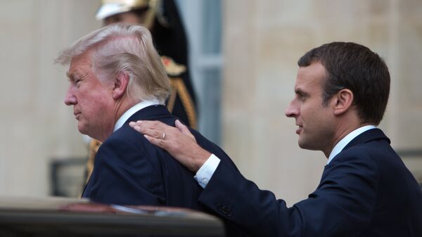  Emmanuel Macron và Donald Trump - Sputnik Việt Nam