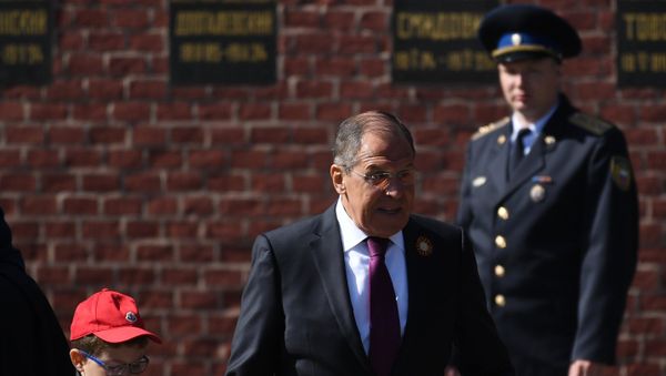 Bộ trưởng Ngoại giao Liên bang Nga Sergey Lavrov tại Diễu binh kỷ niệm 73 năm Chiến thắng trong Chiến tranh Vệ quốc Vĩ đại 1941-1945 Bộ trưởng Ngoại giao Liên bang Nga Sergey Lavrov tại Diễu binh kỷ niệm 73 năm Chiến thắng trong Chiến tranh Vệ quốc Vĩ đại 1941-1945 - Sputnik Việt Nam