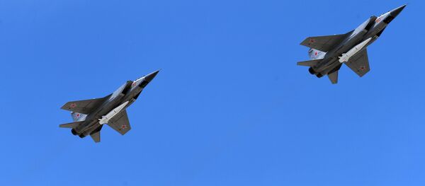 Cặp đôi MiG-31K hiện đại hóa trang bị tổ hợp tên lửa hàng không siêu thanh “Kinzhal” tối tân bậc nhất tại Diễu binh kỷ niệm 73 năm Chiến thắng trong Chiến tranh Vệ quốc Vĩ đại 1941-1945 Cặp đôi MiG-31K hiện đại hóa trang bị tổ hợp tên lửa hàng không siêu thanh “Kinzhal” tối tân bậc nhất tại Diễu binh kỷ niệm 73 năm Chiến thắng trong Chiến tranh Vệ quốc Vĩ đại 1941-1945 - Sputnik Việt Nam