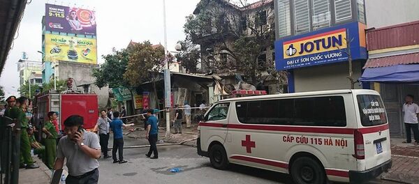 Xe cứu thương được đưa tới hiện trường. Xe cứu thương được đưa tới hiện trường. - Sputnik Việt Nam