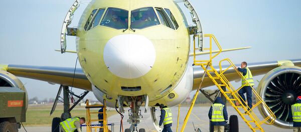 Самолет МС-21-300 во время испытательного полета Самолет МС-21-300 во время испытательного полета - Sputnik Việt Nam