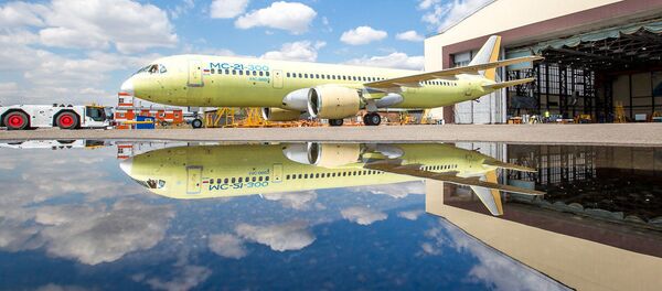 Máy bay MC-21-300 trong chuyến bay thử nghiệm Máy bay MC-21-300 trong chuyến bay thử nghiệm - Sputnik Việt Nam