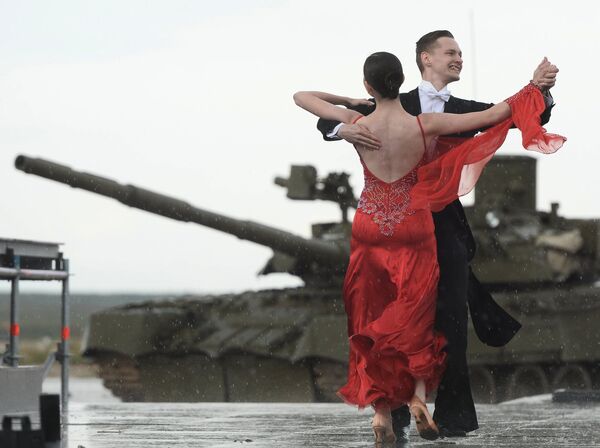 Lễ khai mạc trọng thể mở đầu Đại hội thể thao quân sự quốc tế - 2015 trên thao trường Alabino ngoại ô Matxcơva Lễ khai mạc trọng thể mở đầu Đại hội thể thao quân sự quốc tế - 2015 trên thao trường Alabino ngoại ô Matxcơva - Sputnik Việt Nam