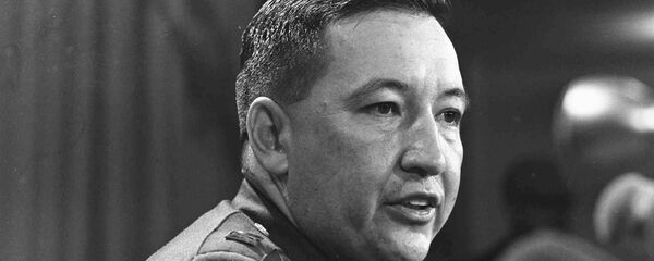 Ernest Medina - Sputnik Việt Nam