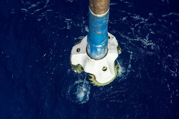 Rosneft bắt đầu khoan giếng sản xuất ở vùng thềm lục địa của Việt Nam - Sputnik Việt Nam