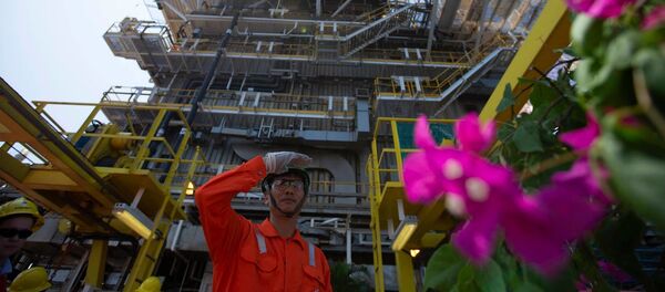 Rosneft bắt đầu khoan giếng sản xuất ở vùng thềm lục địa của Việt Nam - Sputnik Việt Nam