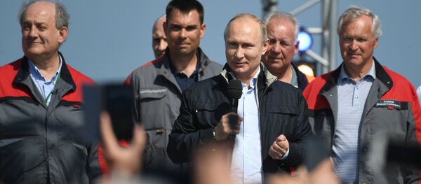 Vladimir Putin tại cầu Crưm - Sputnik Việt Nam