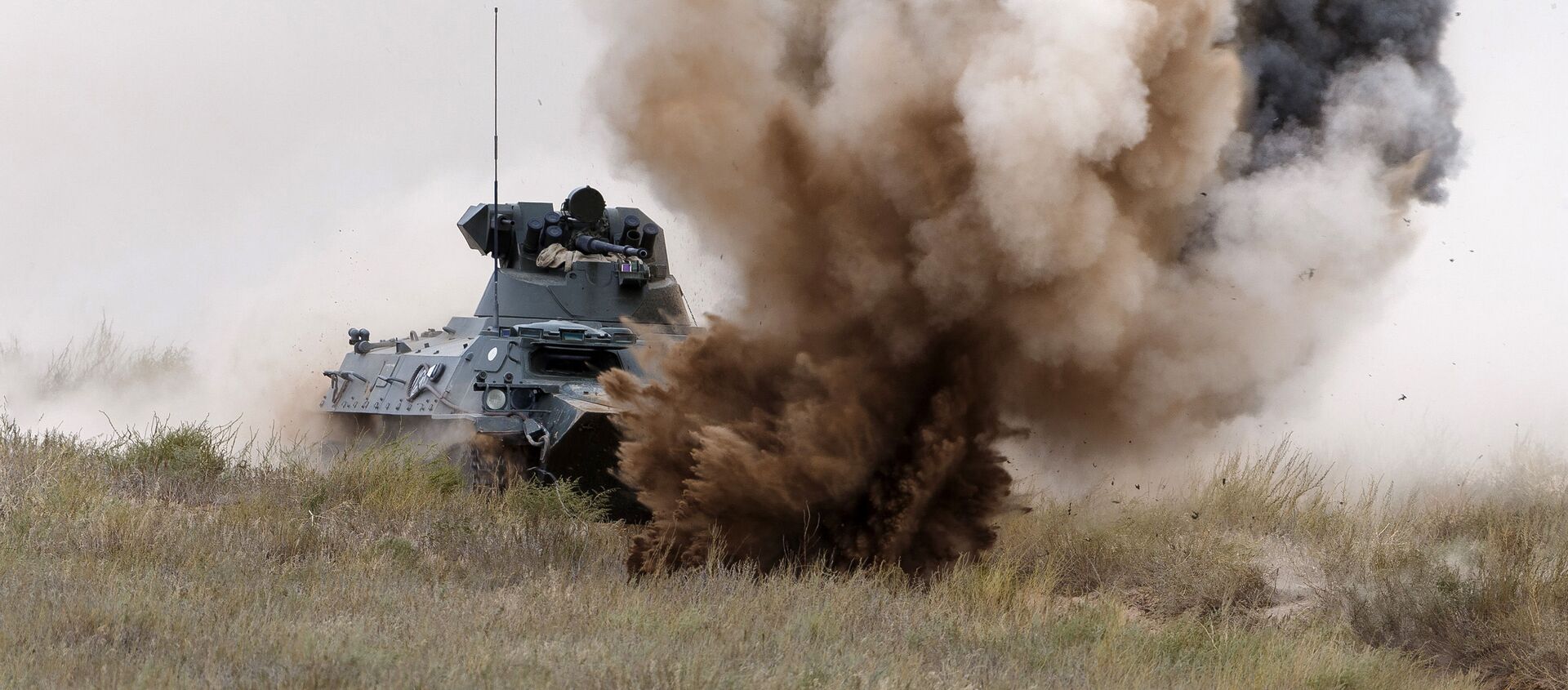 Xe bọc thép MT-LB - Sputnik Việt Nam, 1920, 13.05.2021