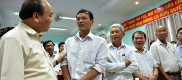 Thủ tướng Nguyễn Xuân Phúc lắng nghe những tâm tư nguyện vọng của người dân Thủ tướng Nguyễn Xuân Phúc lắng nghe những tâm tư nguyện vọng của người dân - Sputnik Việt Nam