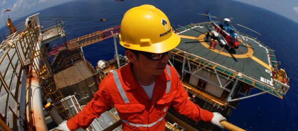 Rosneft bắt đầu khoan giếng sản xuất ở vùng thềm lục địa của Việt Nam Rosneft bắt đầu khoan giếng sản xuất ở vùng thềm lục địa của Việt Nam - Sputnik Việt Nam