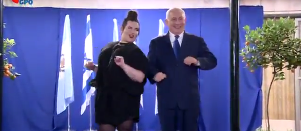Netanyahu biểu diễn điệu nhảy con gà cùng với người chiến thắng Eurovision (Video) - Sputnik Việt Nam