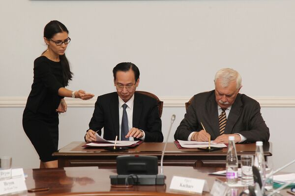 Bí thư Thành ủy thành phố Hồ Chí Minh Nguyễn Thiện Nhân đã gặp Thống đốc thành phố Saint-Peterburg Georgy Poltavchenko Bí thư Thành ủy thành phố Hồ Chí Minh Nguyễn Thiện Nhân đã gặp Thống đốc thành phố Saint-Peterburg Georgy Poltavchenko - Sputnik Việt Nam