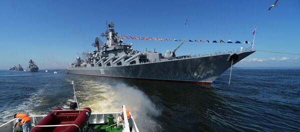 Kỳ hạm chỉ huy của Hạm đội Thái Bình Dương, đơn vị Cận vệ huân chương Nakhimov tuần dương hạm tên lửa “Varyag”  - Sputnik Việt Nam