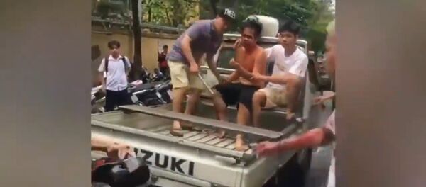 Rapper hẹn đánh nhau bị úp sọt bể đầu Rapper hẹn đánh nhau bị úp sọt bể đầu - Sputnik Việt Nam