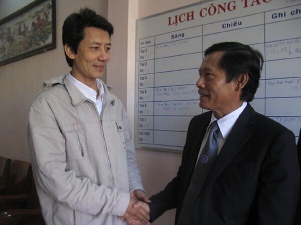 LS Võ An Đôn (trái) từng được Liên đoàn LS Việt Nam nhắc nhở về việc phát ngôn của mình LS Võ An Đôn (trái) từng được Liên đoàn LS Việt Nam nhắc nhở về việc phát ngôn của mình - Sputnik Việt Nam