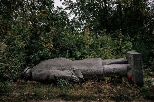 Slavyansk. 15 tháng 9 năm 2015. Công cuộc tìm kiếm Lenin - Sputnik Việt Nam