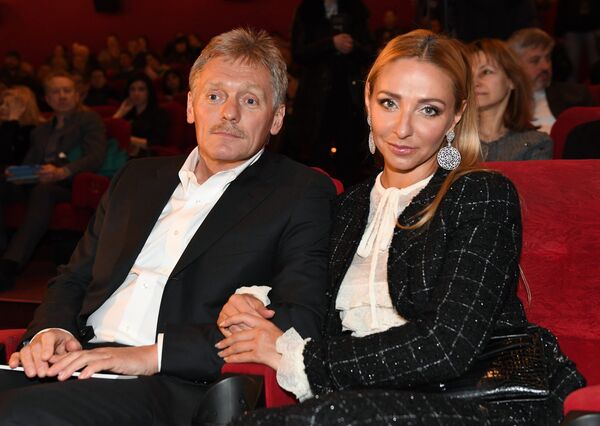 Dmitry Peskov với vợ, nữ VĐV trượt băng nghệ thuật Tatiana Navka Dmitry Peskov với vợ, nữ VĐV trượt băng nghệ thuật Tatiana Navka - Sputnik Việt Nam