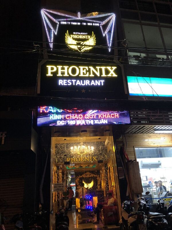 Bên ngoài một nhà hàng bia ôm trông khá vắng vẻ - Sputnik Việt Nam