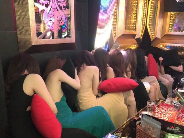 Bên trong các nhà hàng không thể thiếu món đặc sản chân dài - Sputnik Việt Nam