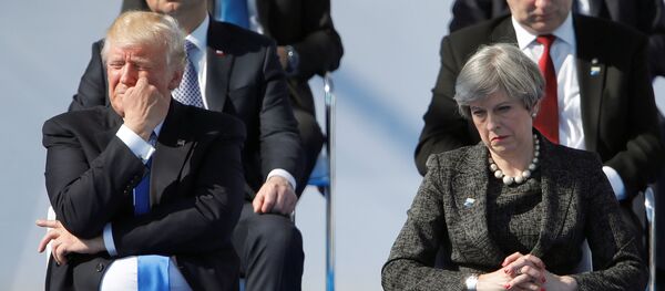 Tổng thống Mỹ Donald Trump và Thủ tướng Anh Theresa May - Sputnik Việt Nam