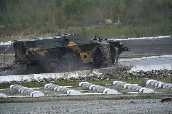 Xe bọc thép 4 bánh chạy mọi địa hình KAMAZ-43.269 Vystrel - Sputnik Việt Nam