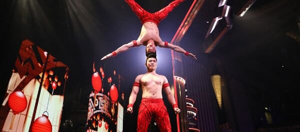 Quốc Cơ - Quốc Nghiệp trên sân khấu diễn tập. - Sputnik Việt Nam