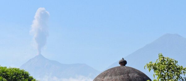 Вулкан Фуэго в Гватемале Вулкан Фуэго в Гватемале - Sputnik Việt Nam