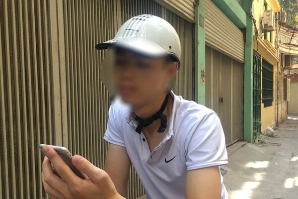 Anh Nguyễn Văn Mạnh trao đổi với phóng viên.  - Sputnik Việt Nam