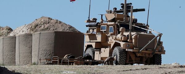 Binh sĩ Mỹ tại trận địa ở thành phố Manbij miền bắc Syria - Sputnik Việt Nam