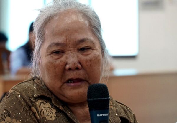 Bà The rơi nước mắt tại buổi làm việc - Sputnik Việt Nam